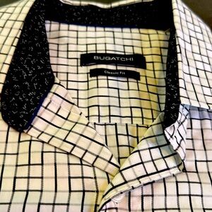 Gently worn.Bugatchi men’s extra large, long sleeve button shirt.